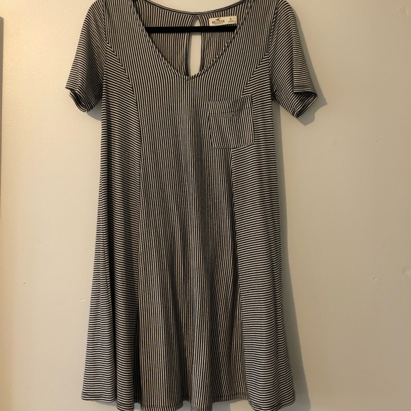Cute Hollister t-shirt dress - Picture 1 of 2